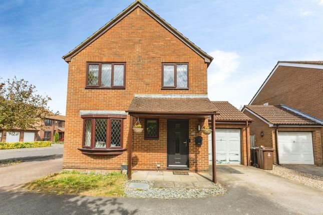 4 bed property, in Adwell Drive, £550,000