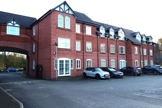 2 bed property, in Woodholme Court, £115,000