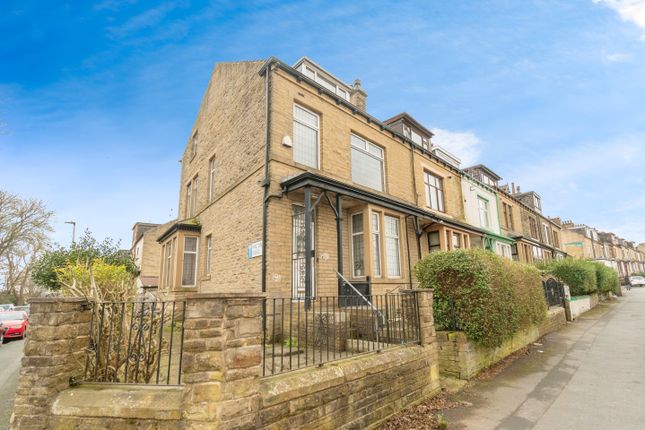 5 bed property, in Legrams Lane, £259,000