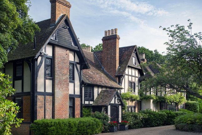 9 bed property, in Chalksole Manor House, £2,750,000