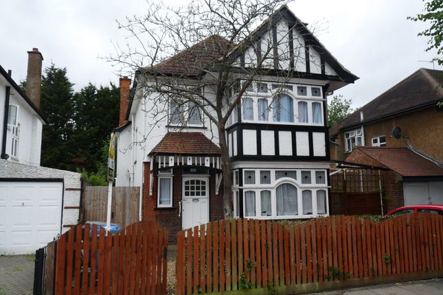 5 bed property, in Northwick Avenue, £815,000