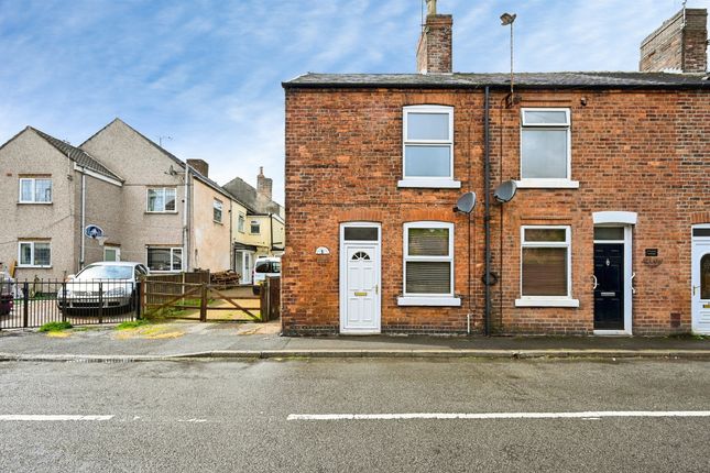 2 bed property, in Stewart Street, £90,000