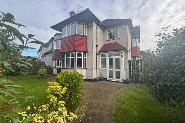 5 bed property, in Selvage Lane, £1,099,999