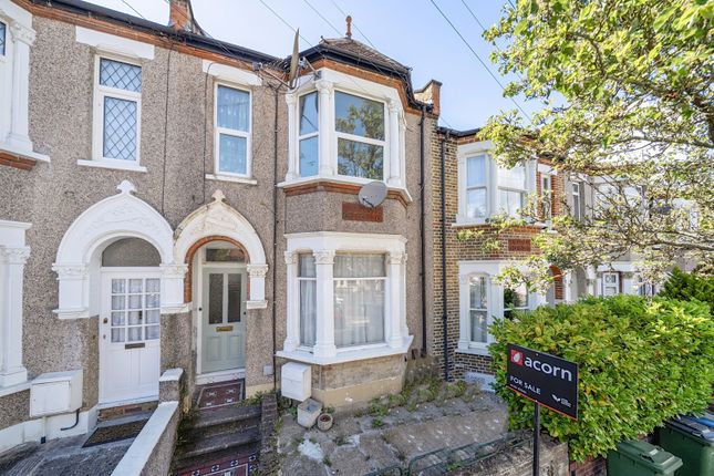 1 bed property, in Chancelot Road, £180,000