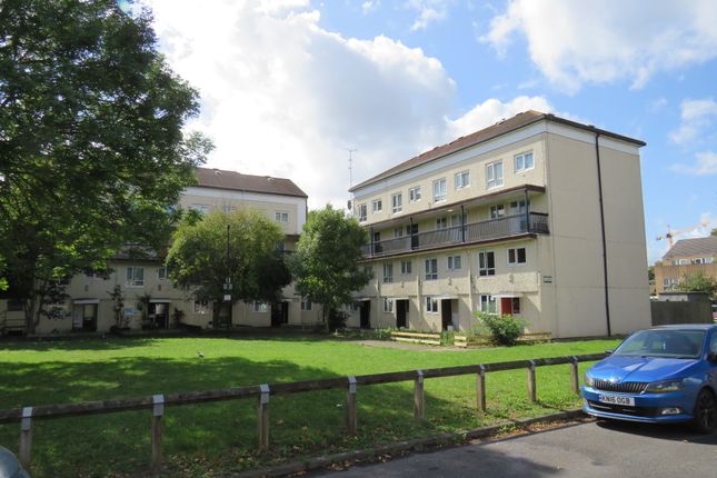3 bed property, in Brookwood Road, £259,950