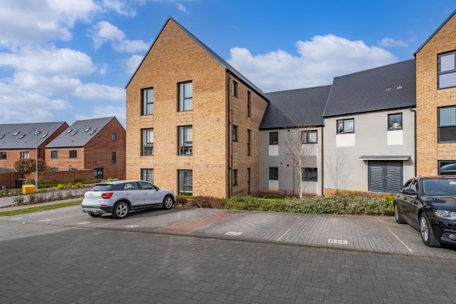 1 bed property, in Staneford Close, £110,000
