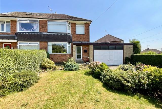 3 bed property, in Charnock View Road, £240,000