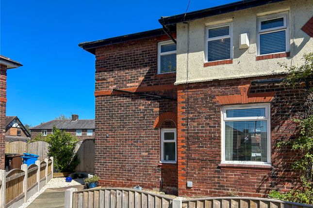 2 bed property, in Laycock Grove, £250,000