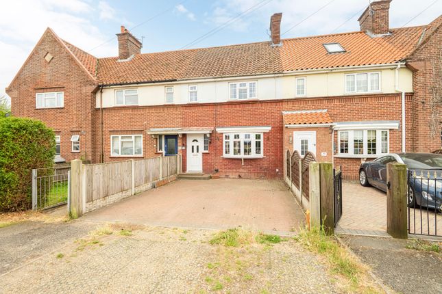 3 bed property, in Yarmouth Road, £210,000