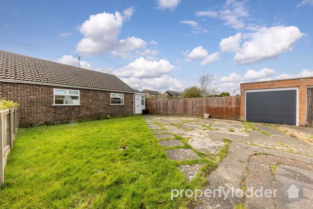 2 bed property, in West Acre Drive, £265,000