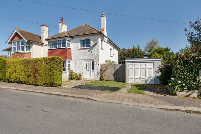 4 bed property, in Tennyson Road, £500,000