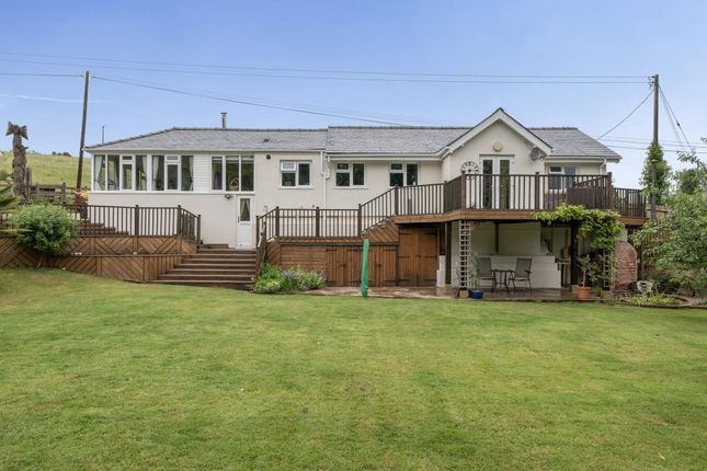 2 bed property, in Hope Under Dinmore, £475,000