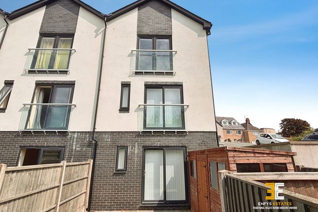 3 bed property, in The Old Wheatchief, £275,000