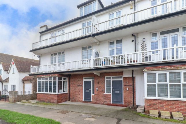 1 bed property, in Beresford Gardens, £160,000