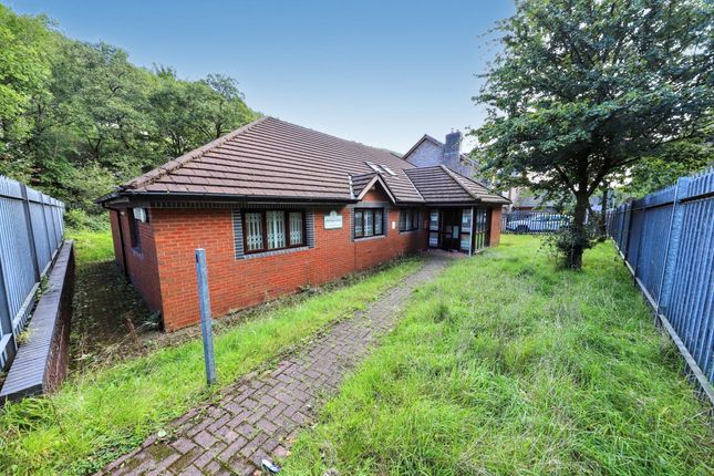 5 bed property, in Deri Surgery, £299,950