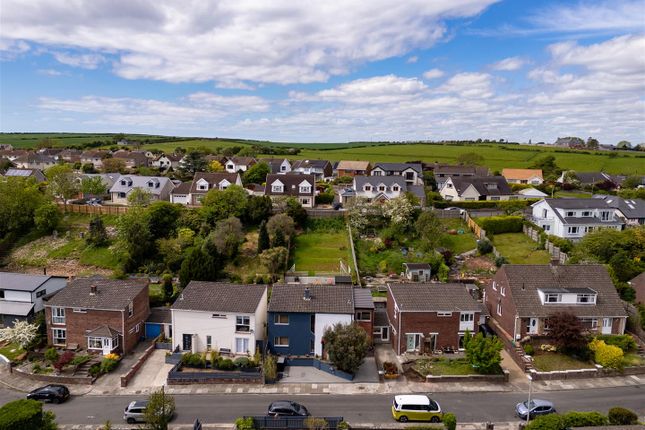 4 bed property, in Heol Yr Ysgol, £695,000