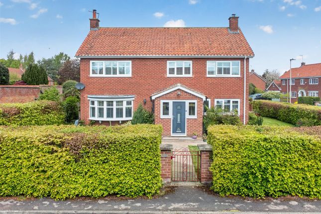 4 bed property, in The Gowans, £695,000