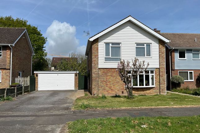4 bed property, in Hadley Close, £495,000