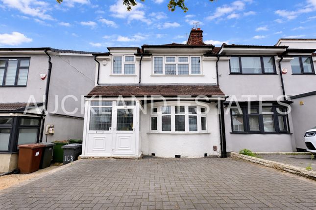 3 bed property, in Park Avenue, £585,000