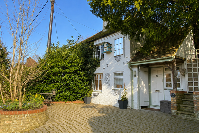 3 bed property, in Yew Tree Cottage, £450,000
