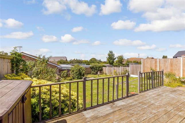 2 bed property, in Shamrock Avenue, £340,000