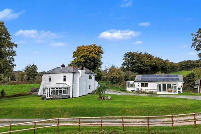 5 bed property, in Heathfield -Tavistock, £815,000