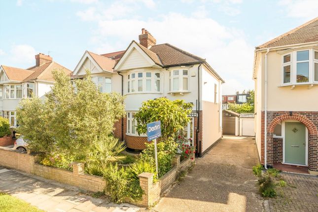 3 bed property, in Buckleigh Avenue, £825,000