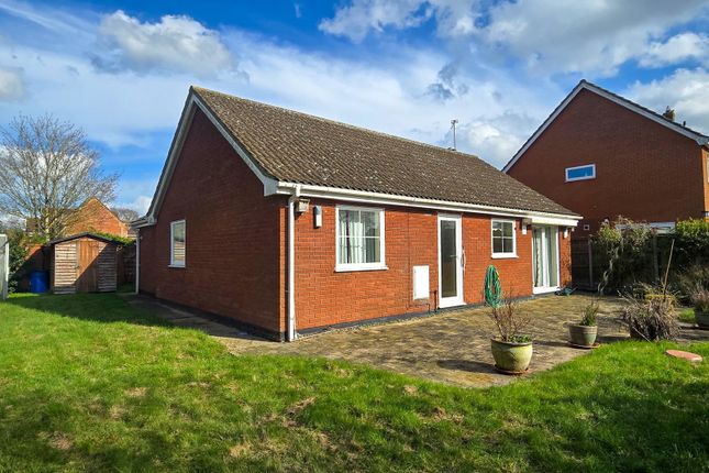 3 bed property, in Primrose Close, £325,000