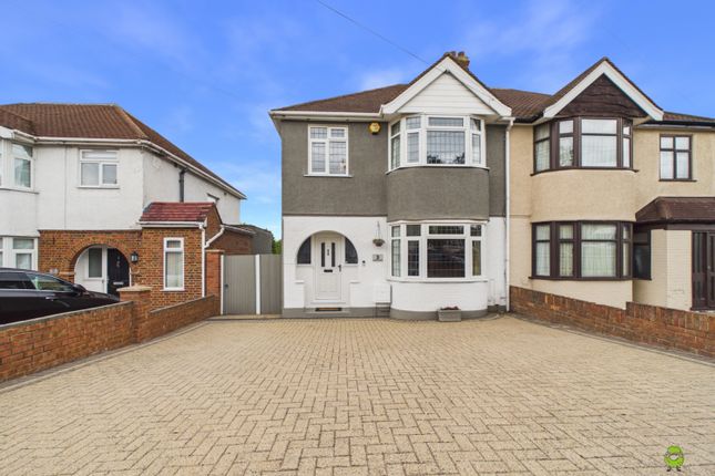 3 bed property, in Horsham Road, £550,000
