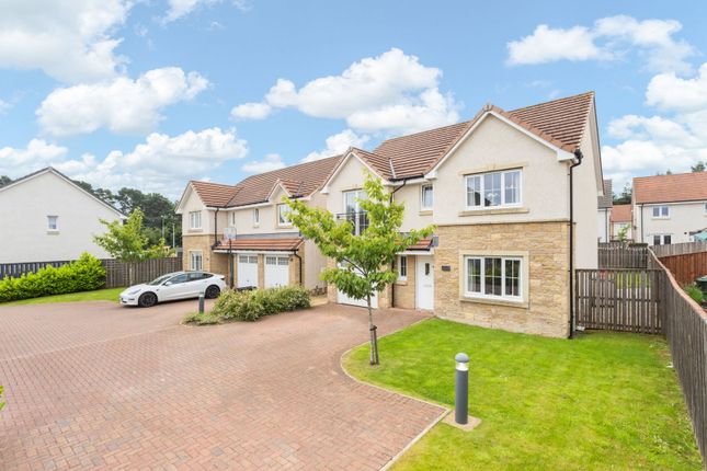 4 bed property, in Caldercruix Crescent, £375,000