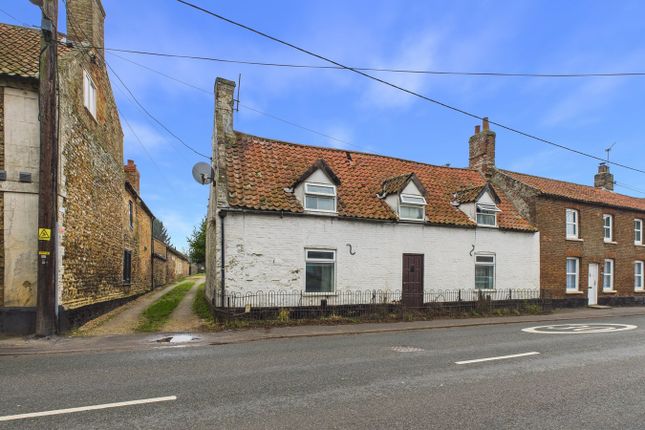 4 bed property, in High Street, £160,000