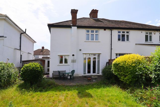 3 bed property, in Martin Dene, £550,000