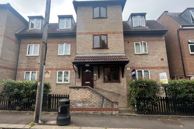 2 bed property, in Flat 8, £270,000