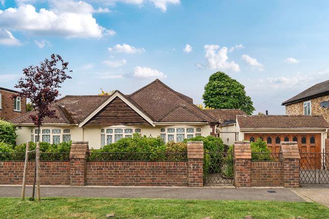 3 bed property, in Old Charlton Road, £775,000