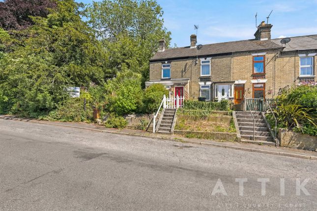 2 bed property, in Bungay Road, £240,000