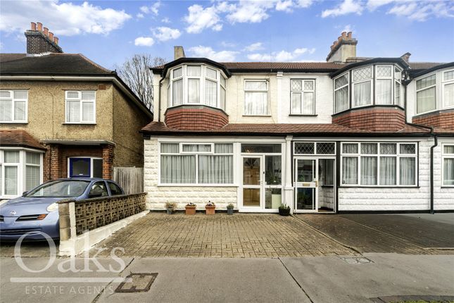 3 bed property, in Pagehurst Road, £450,000