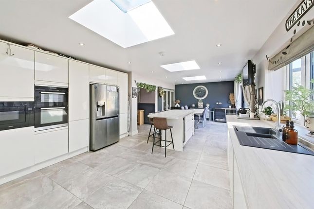 5 bed property, in Percy Road, £650,000