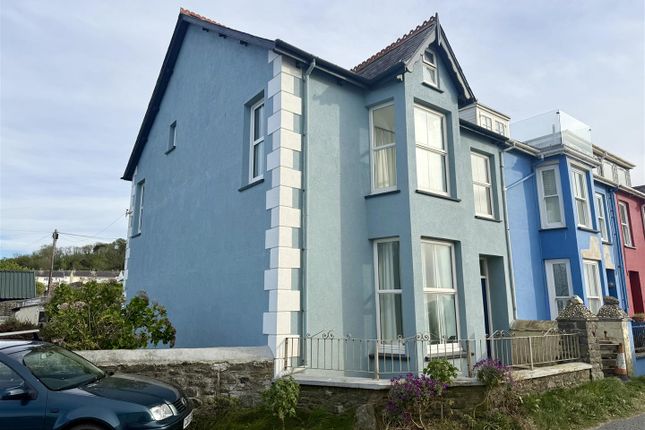 5 bed property, in Beach Parade, £495,000