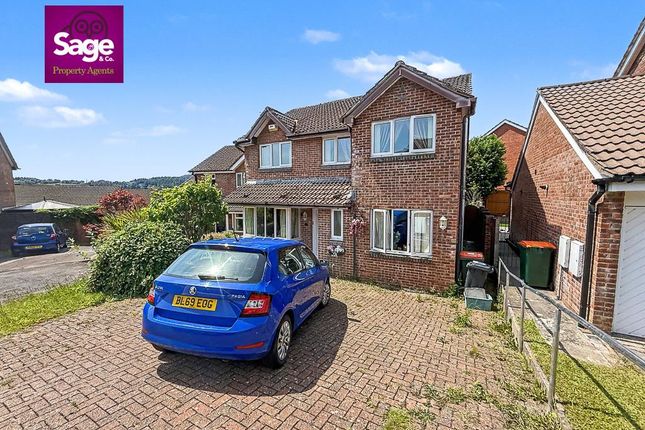 4 bed property, in Pontymason Close, £405,000
