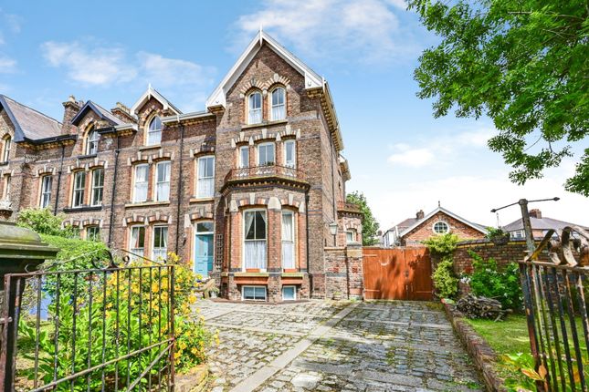 9 bed property, in North Drive, £865,000