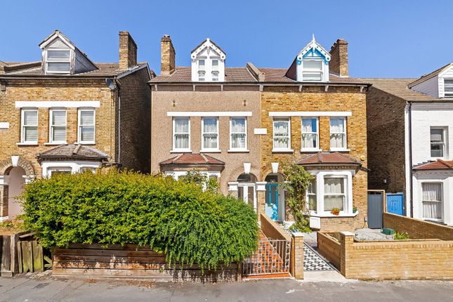 5 bed property, in Venner Road, £875,000