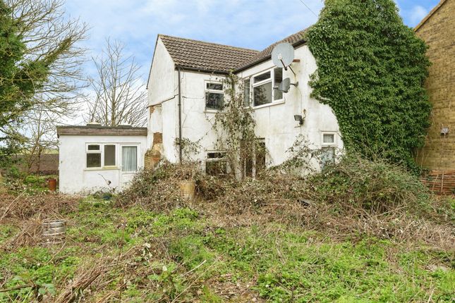 2 bed property, in The Gault, £190,000