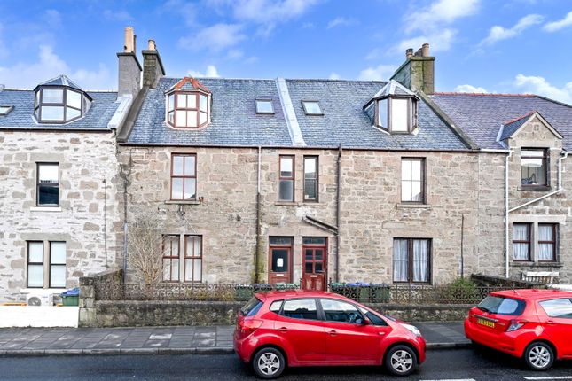 3 bed property, in 112 St. Olaf Street, £255,000