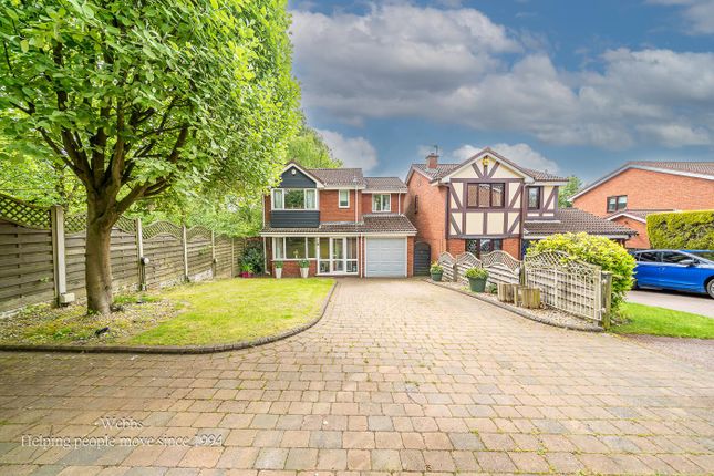4 bed property, in Weston Close, £390,000