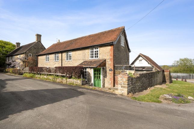 4 bed property, in Whitechurch Lane, £425,000
