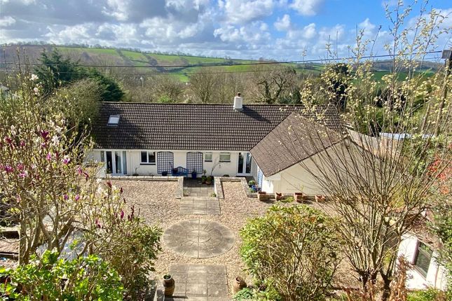 4 bed property, in Yarnacott, £625,000