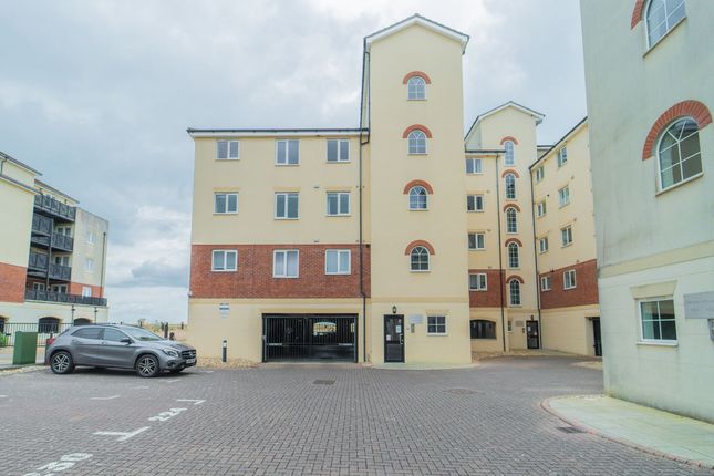 1 bed property, in Macquarie Quay, £195,000