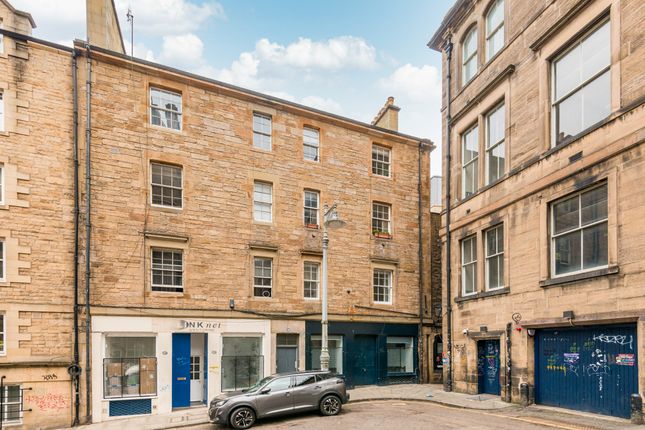 2 bed property, in 33/2 Guthrie Street, £250,000