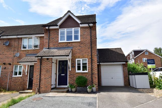 2 bed property, in Gisburne Way, £465,000