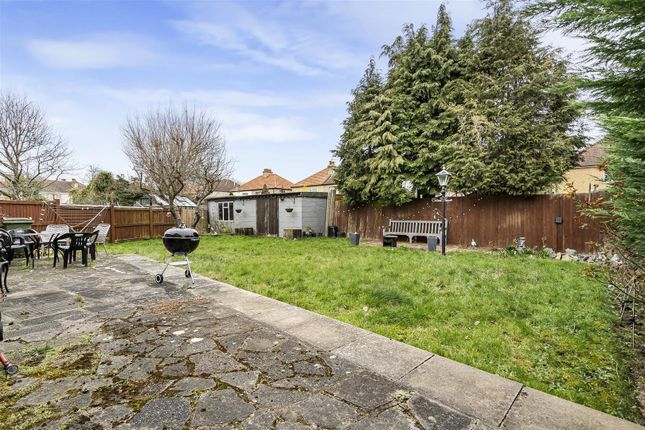 3 bed property, in Temple Way, £525,000